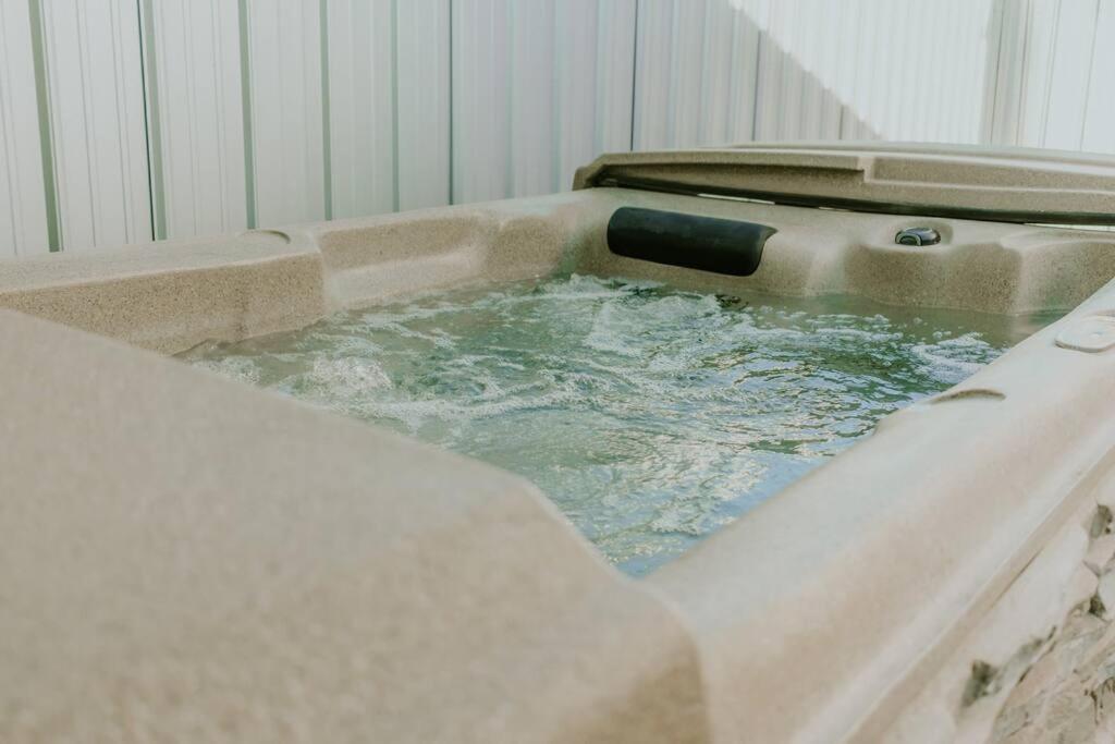 Agave Tiny House At Cactus Flower-Hot Tub-Pet Friendly-No Pet Fees! Albuquerque Extérieur photo
