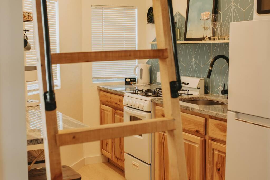 Agave Tiny House At Cactus Flower-Hot Tub-Pet Friendly-No Pet Fees! Albuquerque Extérieur photo