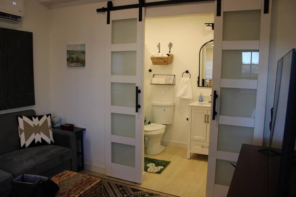 Agave Tiny House At Cactus Flower-Hot Tub-Pet Friendly-No Pet Fees! Albuquerque Extérieur photo