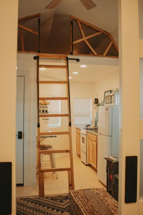 Agave Tiny House At Cactus Flower-Hot Tub-Pet Friendly-No Pet Fees! Albuquerque Extérieur photo
