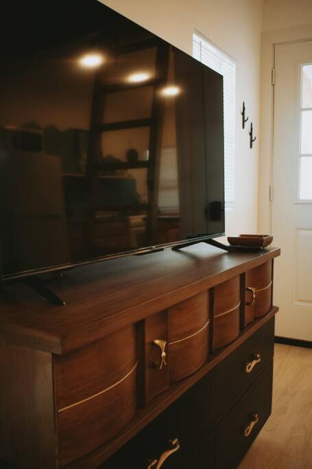 Agave Tiny House At Cactus Flower-Hot Tub-Pet Friendly-No Pet Fees! Albuquerque Extérieur photo