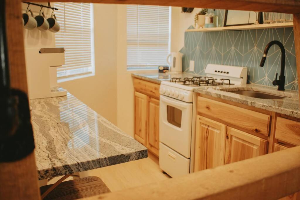 Agave Tiny House At Cactus Flower-Hot Tub-Pet Friendly-No Pet Fees! Albuquerque Extérieur photo