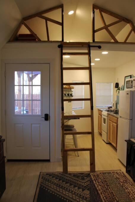 Agave Tiny House At Cactus Flower-Hot Tub-Pet Friendly-No Pet Fees! Albuquerque Extérieur photo