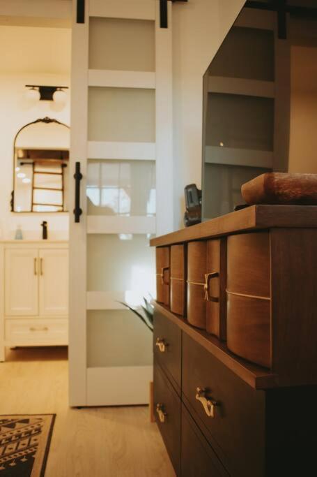 Agave Tiny House At Cactus Flower-Hot Tub-Pet Friendly-No Pet Fees! Albuquerque Extérieur photo