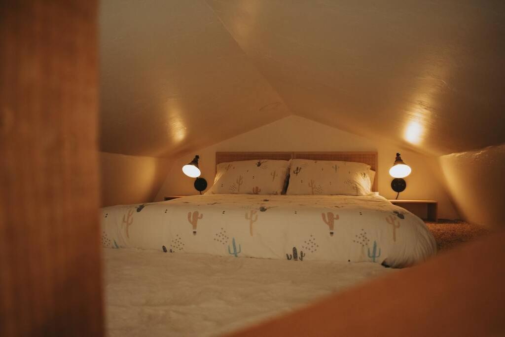 Agave Tiny House At Cactus Flower-Hot Tub-Pet Friendly-No Pet Fees! Albuquerque Extérieur photo
